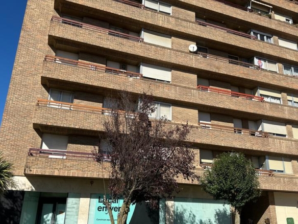 Commercial premises for sale at Avenida Primero de Junio, 46, Venta de Baños