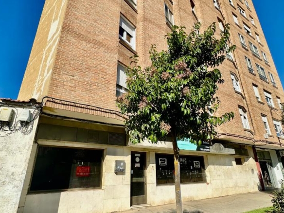 Commercial premises for sale at Avenida Castilla y León, 2, Venta de Baños