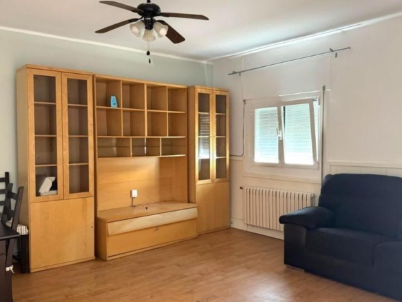 Apartment for sale on Florian Rey Street, La Almunia de Doña Godina