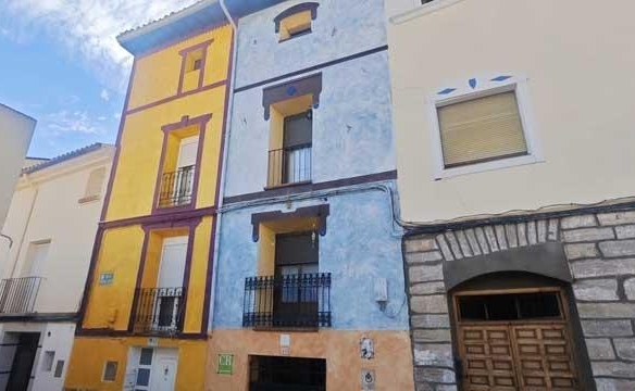 House or villa for sale on Calle Portal Alto, Maluenda