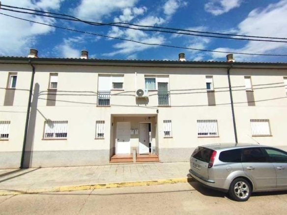 Townhouse for sale on Calle S Francisco, Lumpiaque