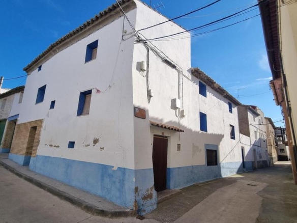 House or villa for sale on Calle España, Bardallur