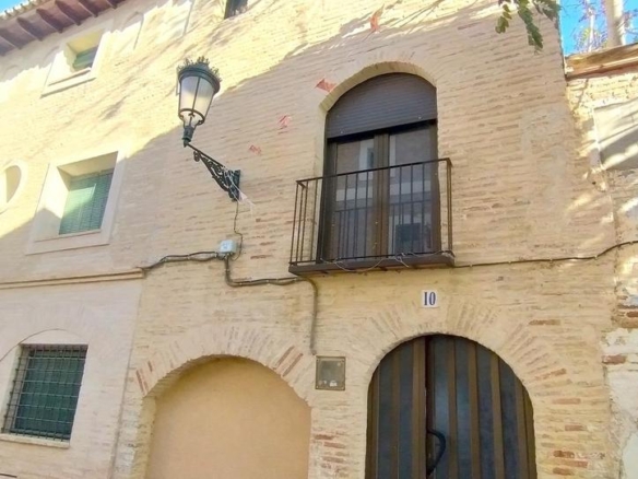 House or villa for sale on Calle Enmedio Mnz, Monzalbarba