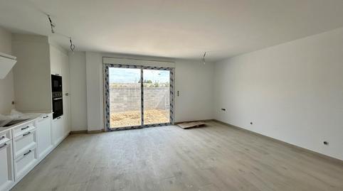 Townhouse for sale on Pascual Mata Magallon Street, San Mateo de Gállego