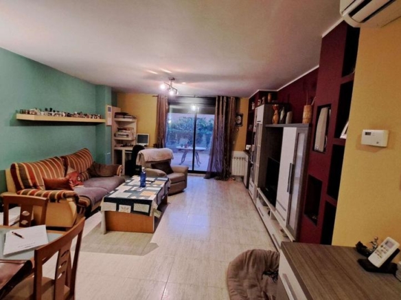 Townhouse for sale on Calle Fernando el Católico, Zuera