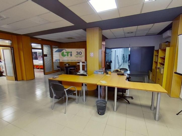 Commercial premises for sale on Calle Alcala de la Selva, La Bozada – Parque Delicias