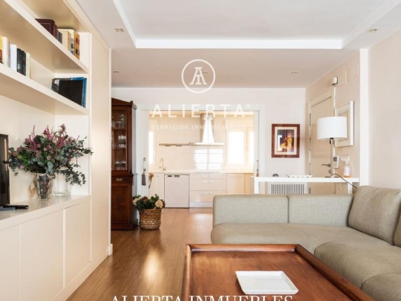 Apartment for sale in Cesareo Alierta, Paseo Constitución – Las Damas
