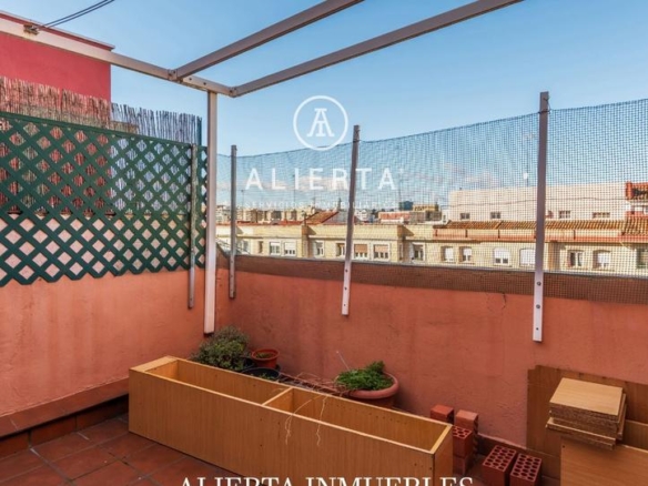 Penthouse for sale in Fernando el Católico, San Francisco University