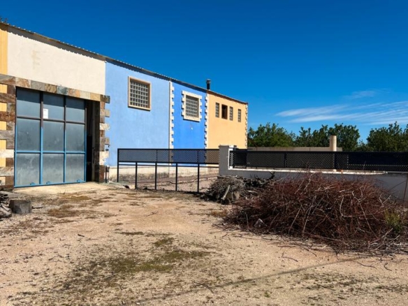 Industrial building for sale in Ainzón