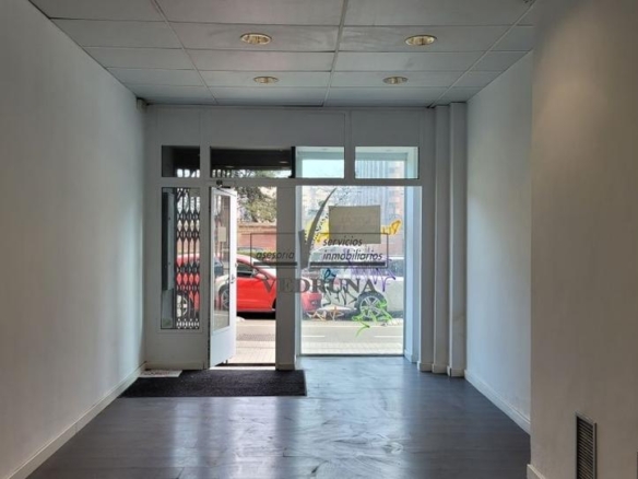Commercial premises for sale on Avenida del Tenor Fleta, San José Alto