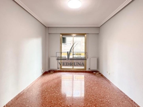 Apartment for sale on Avenida Pablo Gargallo, La Almozara