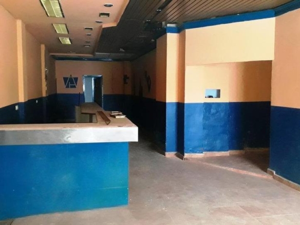 Commercial premises for sale on Calle del Obispo Tajón, Ciudad Jardín – Parque Roma