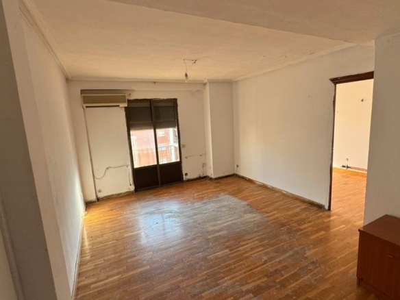 Apartment for sale on Calle de Orense, Torrero neighborhood