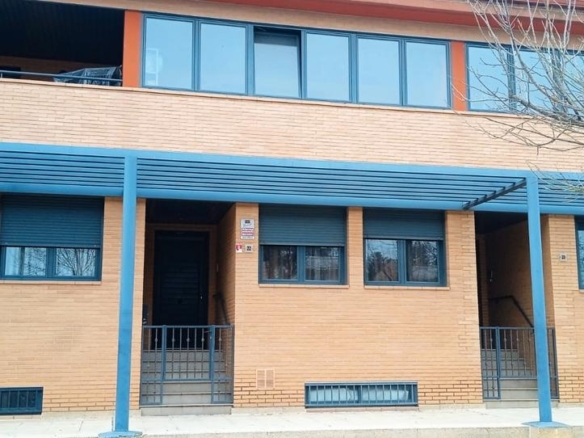 House or villa for sale on Luis Buñuel Street, Utebo