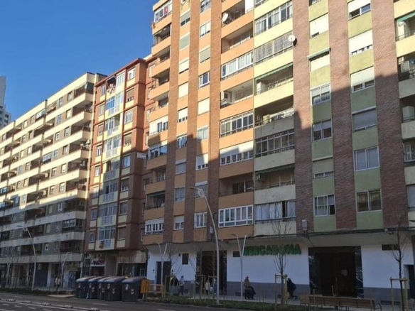 Apartment for sale in Barrio del Ave