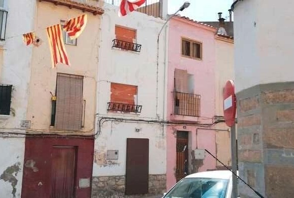 House or villa for sale on Hilarza Street, Caspe