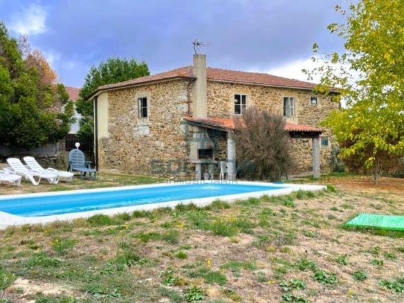 Rustic property for sale in Cartelle