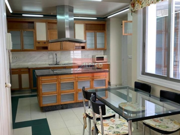 Apartment for sale in Curros Enríquez, Centro