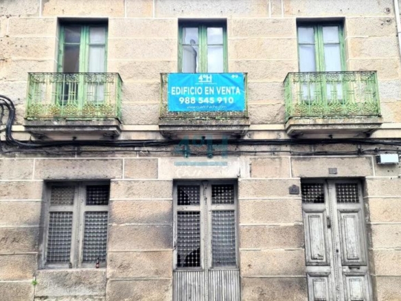 Building for sale in A Carballeira