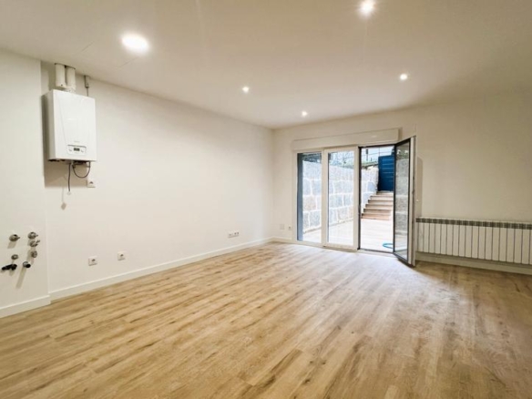 Ground floor apartment for sale in A Carballeira