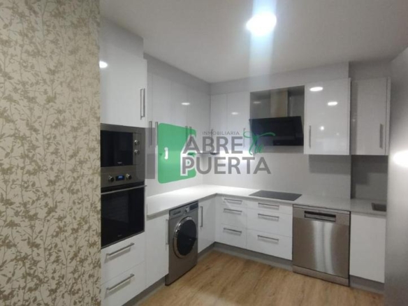 Apartment for sale on Av de la Habana, Centro
