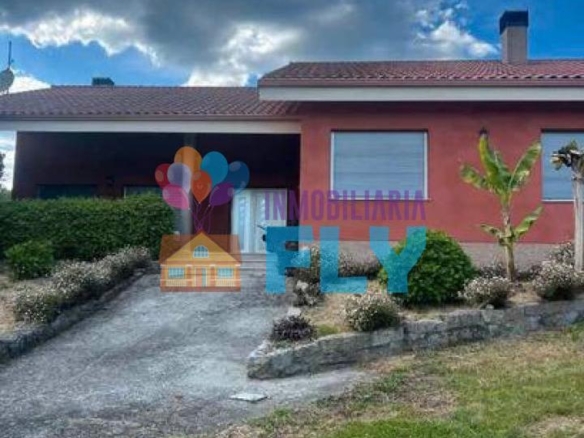 House or chalet for sale in Toén