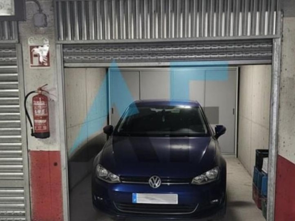Garage for sale on Avenida Da Universidade, Mariñamansa