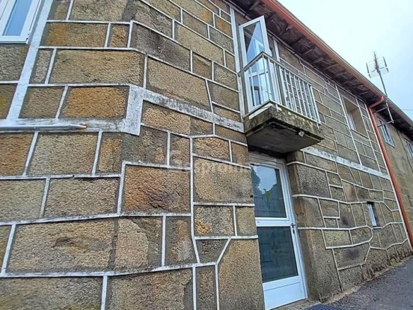 House or chalet for sale in A Reguenga, Montederramo
