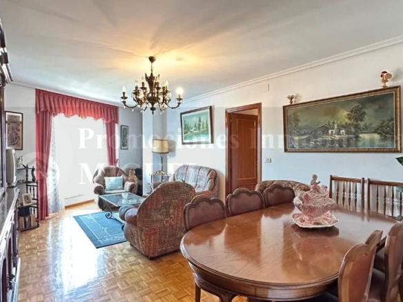 Apartment for sale on Avenida Luis Espada, Verín