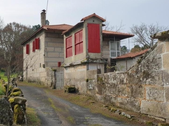 Rustic property for sale in Pereiro Aguiar -horreo, Esgos