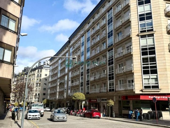 Duplex for sale on Rúa Salvador Dalí, Couto