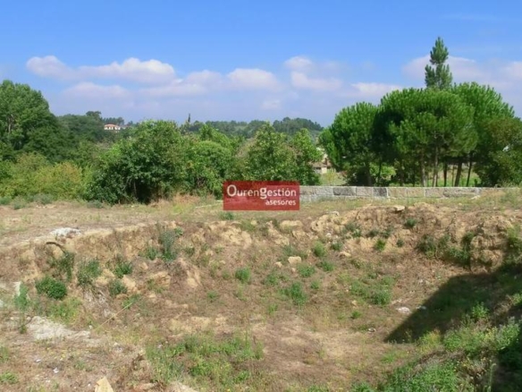 Residential property for sale in Piñor