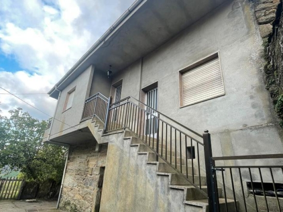 Rustic property for sale in O Irixo