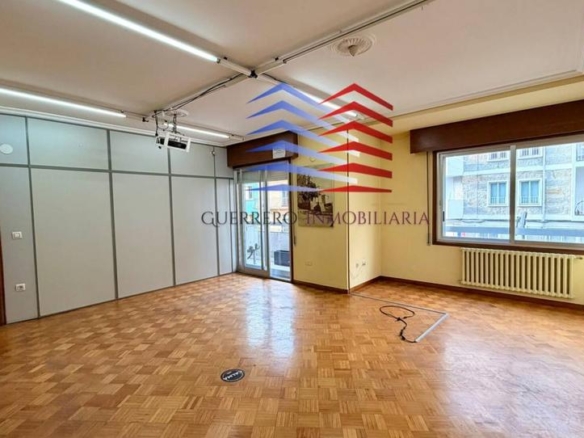 Apartment for sale on Avenida Zamora, Posío