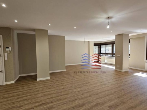 Apartment for sale on Avenida Habana, Centro