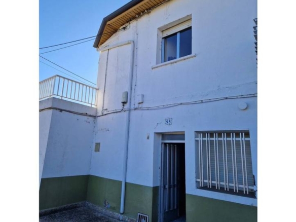House or chalet for sale in O Pombar, Larouco