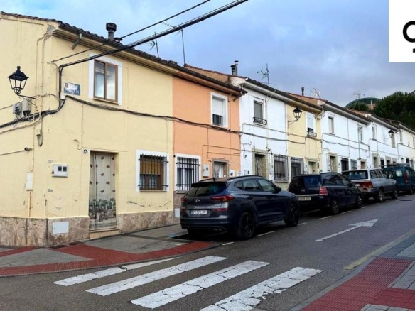 Townhouse for sale in Reyes Católicos – Paseo San Antonio