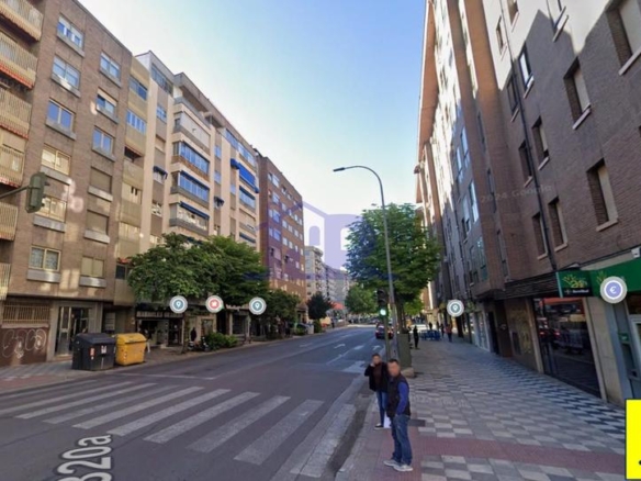 Apartment for sale in Fermin Caballero (p.v.3), Centre