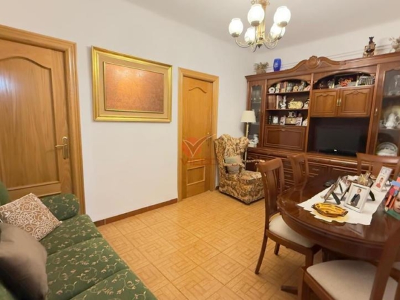 Apartment for sale in Reyes Católicos, Reyes Católicos – Paseo San Antonio
