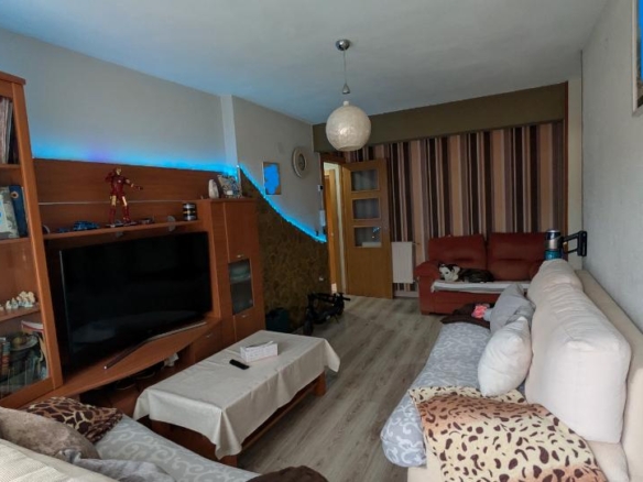 Apartment for sale on Calle Álvaro de Luna, Reyes Católicos – Paseo San Antonio