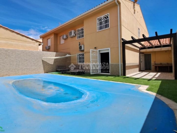 Townhouse for sale in Rio Albardana, Horcajo de Santiago