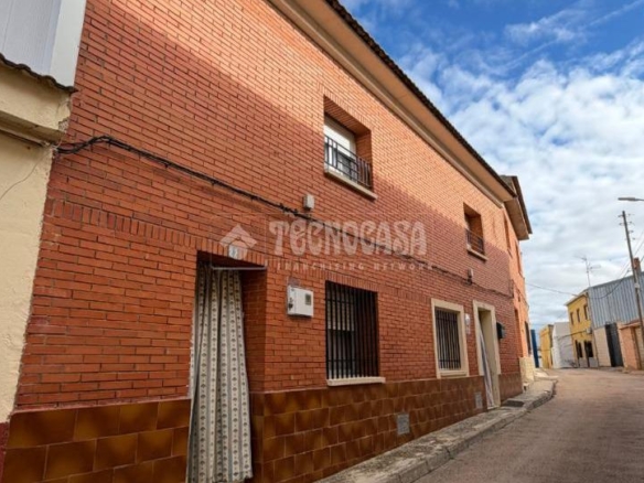 Townhouse for sale in C. Julio Fernández, Fuente de Pedro Naharro