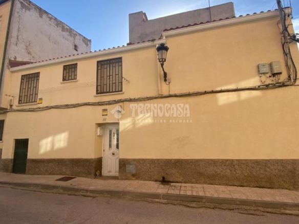 Townhouse for sale on Calle Escarchada, Tarancón