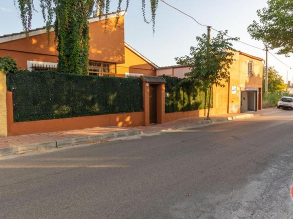 House or villa for sale in De la Constitución, Villalba de la Sierra