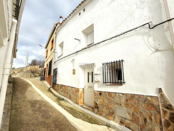 Townhouse for sale in C. Higuerales, Altarejos