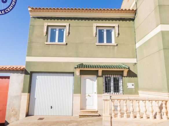Townhouse for sale in Hontecillas – Cl Escuelas, Hontecillas