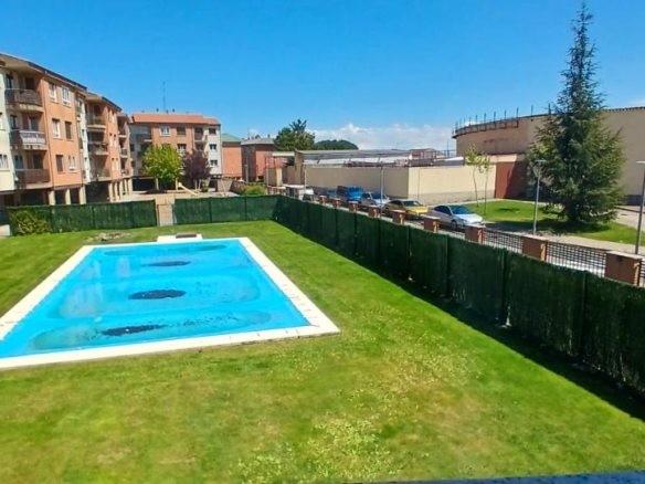 Apartment for sale on Calle Teso de la Feria, 2, Guijuelo