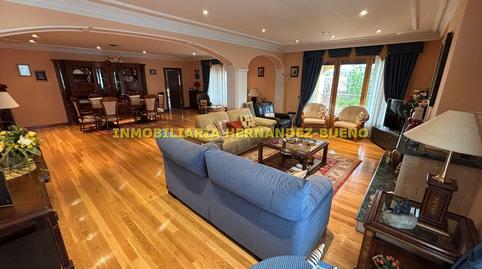 House or villa for sale in Villares de la Reina
