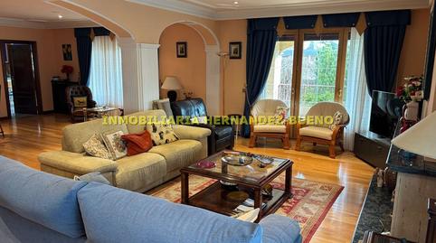 House or villa for sale in Villares de la Reina