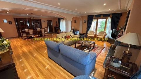 House or villa for sale in Villares de la Reina